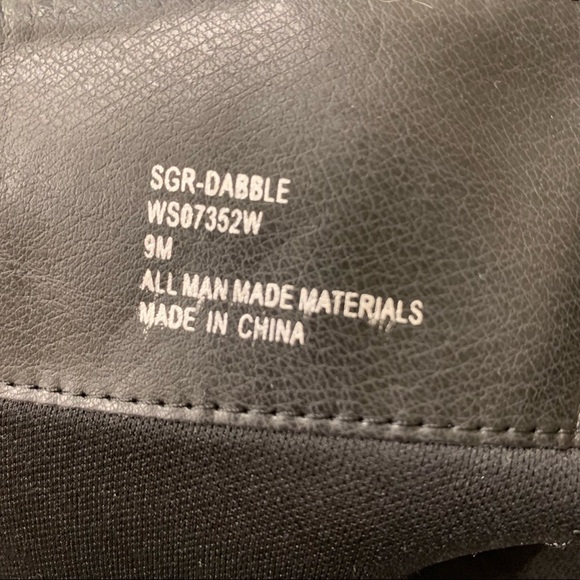 Sugar Dabble Knee High Wide Calf Faux Leather Black Boots Straps/Buckles. Size9M - Picture 6 of 6